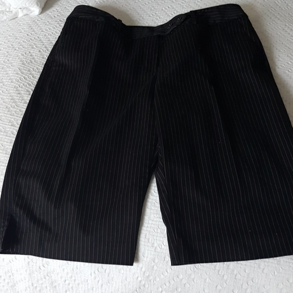 Cropped pants/ shorts - Picture 4 of 5